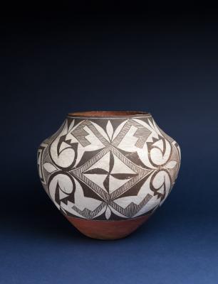 Acomo or Laguna Pueblo pot, 1900