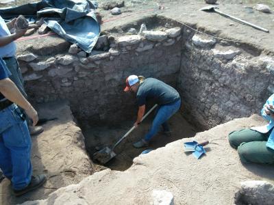 Excavation inside Giusewa Pueblo.  Photo by Ethan Ortega