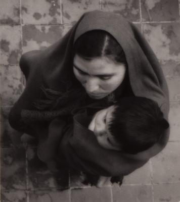 (Woman and child from above, Mexico, City)